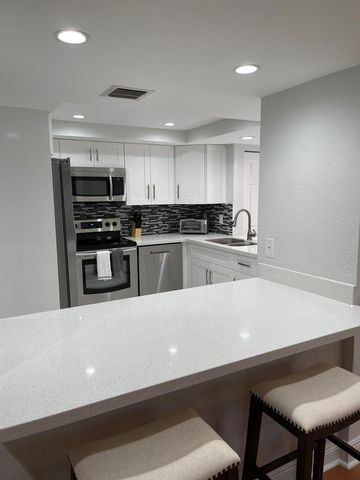 1660 Twelve Oaks Way 203, North Palm Beach, FL 33408