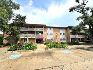 930 Beau Drive 113, Des Plaines, IL 60016