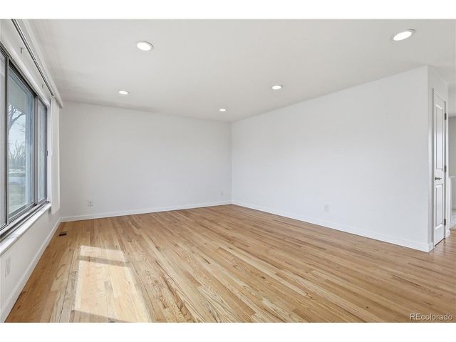 3101 Victor St, Aurora, CO 80011