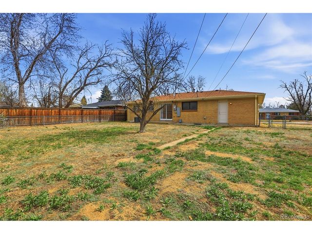 3101 Victor St, Aurora, CO 80011