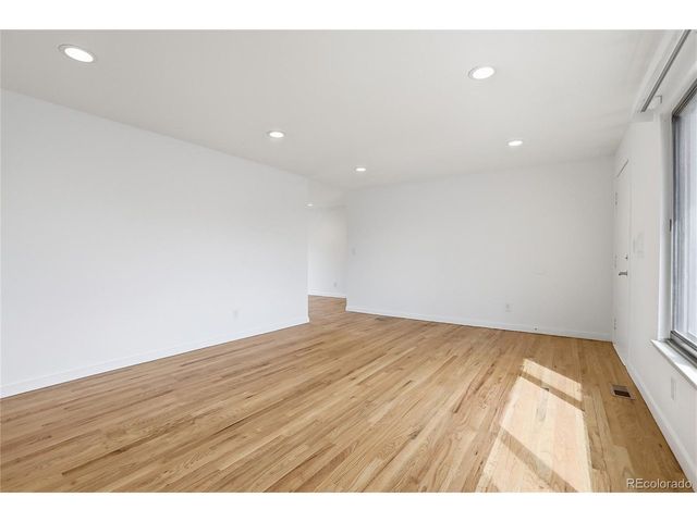 3101 Victor St, Aurora, CO 80011