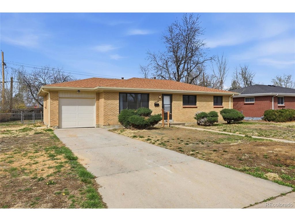 3101 Victor St, Aurora, CO 80011