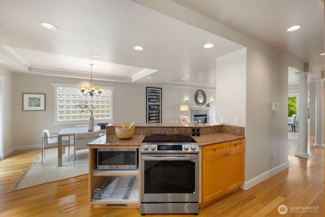 2711 4th Avenue W, Seattle, WA 98119