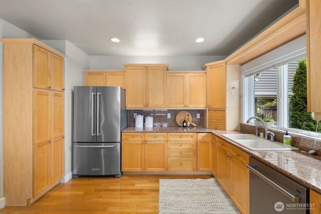 2711 4th Avenue W, Seattle, WA 98119