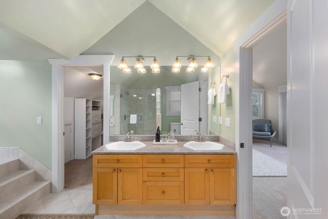 2711 4th Avenue W, Seattle, WA 98119