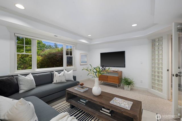 2711 4th Avenue W, Seattle, WA 98119