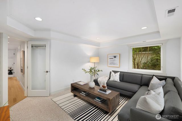 2711 4th Avenue W, Seattle, WA 98119