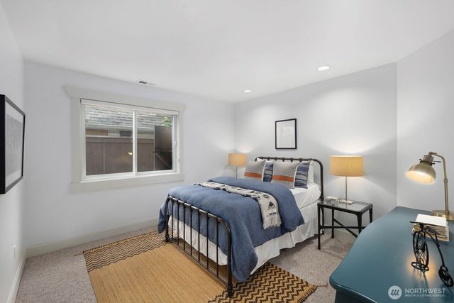 2711 4th Avenue W, Seattle, WA 98119