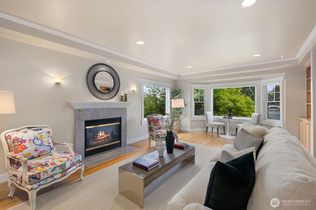 2711 4th Avenue W, Seattle, WA 98119