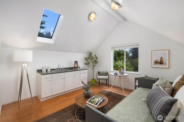 2711 4th Avenue W, Seattle, WA 98119