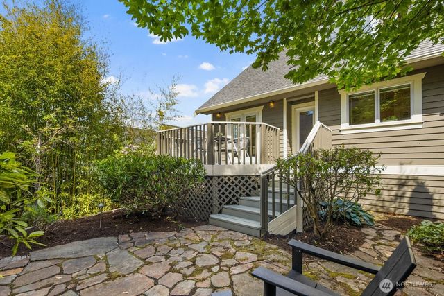 2711 4th Avenue W, Seattle, WA 98119