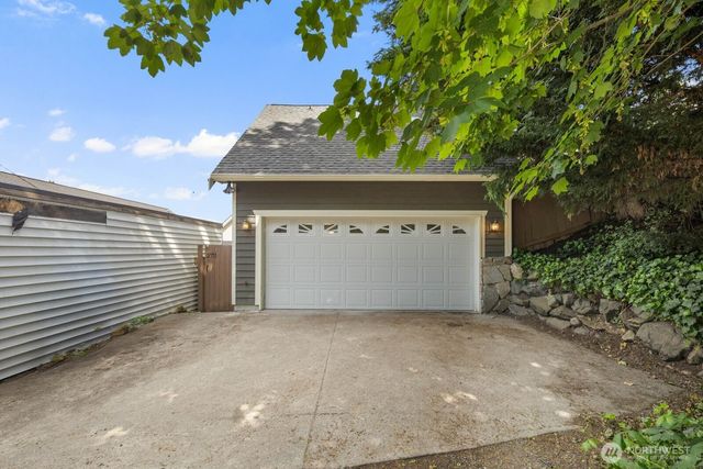 2711 4th Avenue W, Seattle, WA 98119