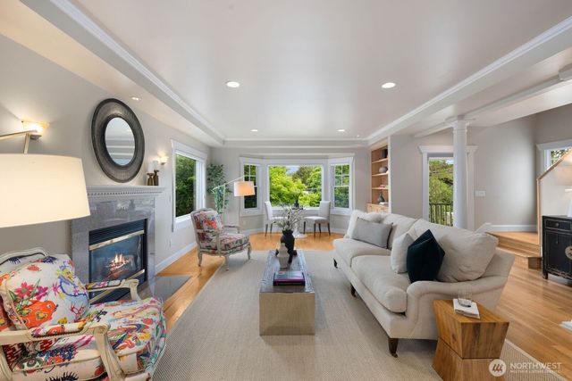 2711 4th Avenue W, Seattle, WA 98119