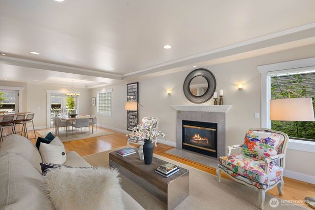 2711 4th Avenue W, Seattle, WA 98119