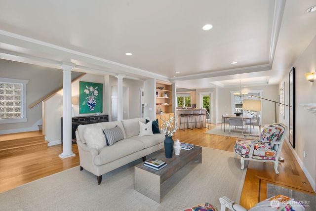 2711 4th Avenue W, Seattle, WA 98119