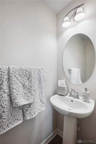 6303 Willow Oak Drive, Tipp City, OH 45371