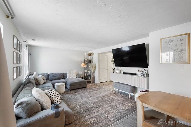 6303 Willow Oak Drive, Tipp City, OH 45371