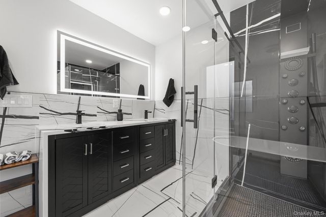 14 Hoover Lane, Bethpage, NY 11714