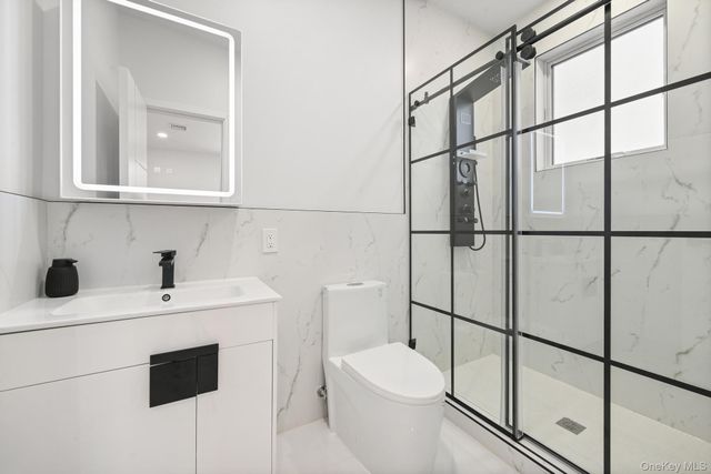 14 Hoover Lane, Bethpage, NY 11714