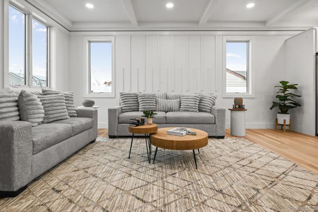 14 Hoover Lane, Bethpage, NY 11714