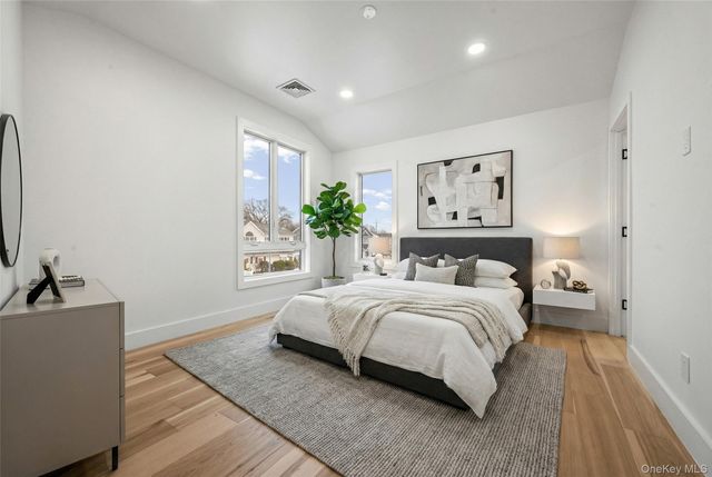 14 Hoover Lane, Bethpage, NY 11714