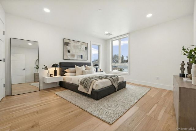 14 Hoover Lane, Bethpage, NY 11714