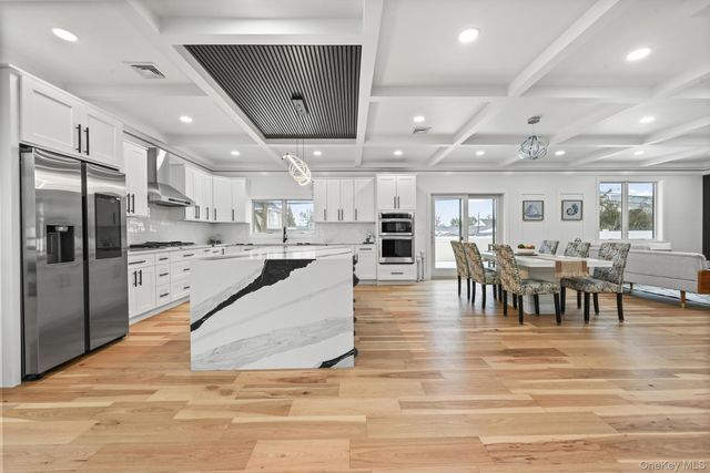 14 Hoover Lane, Bethpage, NY 11714