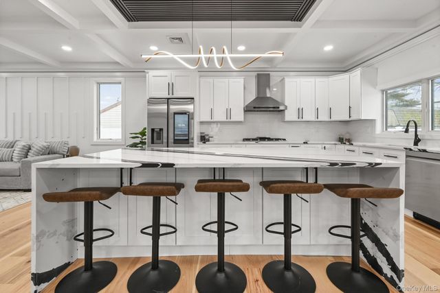 14 Hoover Lane, Bethpage, NY 11714