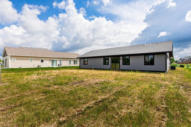 4712 Hampton Loop S, Moorhead, MN 56560