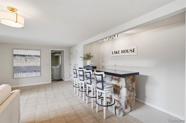 5370 Edgelake Drive, Pinckney, MI 48169