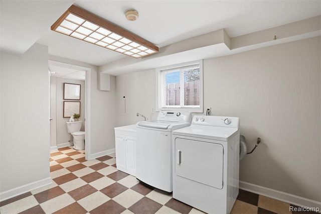 5370 Edgelake Drive, Pinckney, MI 48169