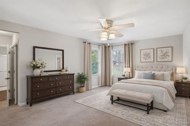 5370 Edgelake Drive, Pinckney, MI 48169