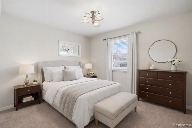 5370 Edgelake Drive, Pinckney, MI 48169