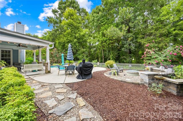 1363 Yorkshire Place NW, Concord, NC 28027