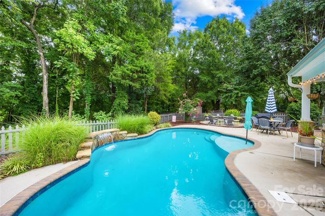 1363 Yorkshire Place NW, Concord, NC 28027