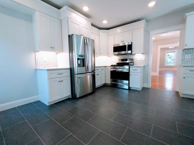 11 Bay State Ave 2, Somerville, MA 02144