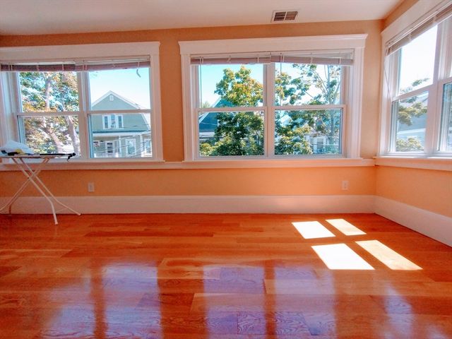 11 Bay State Ave 2, Somerville, MA 02144