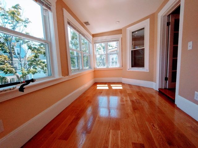 11 Bay State Ave 2, Somerville, MA 02144