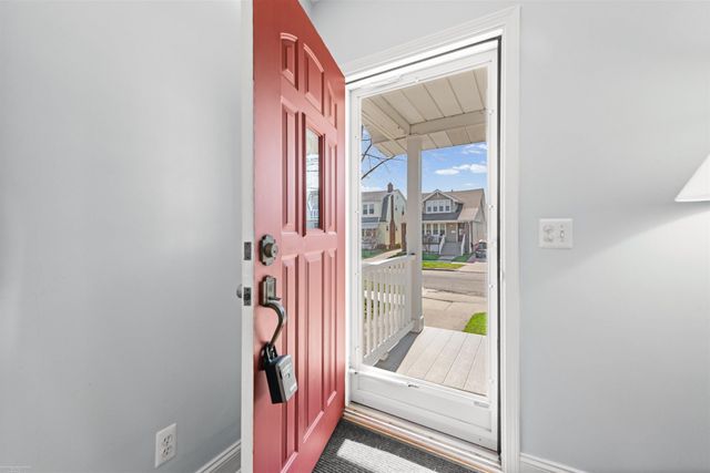 1330 Beaconsfield Street, Grosse Pointe, MI 48230