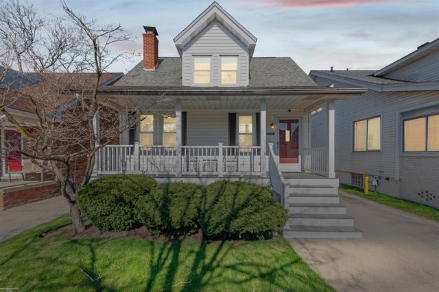 1330 Beaconsfield Street, Grosse Pointe, MI 48230