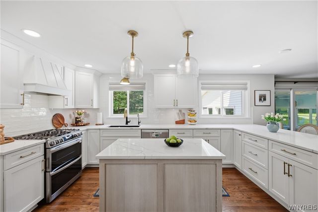 4370 Autumn, Clarence, NY 14031