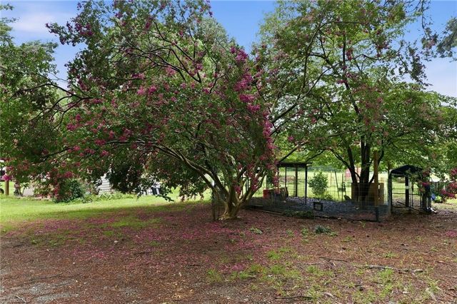 8643 NC Highway 150, Reidsville, NC 27320