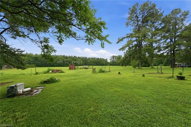 8643 NC Highway 150, Reidsville, NC 27320