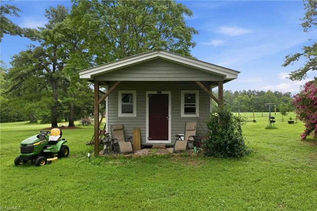 8643 NC Highway 150, Reidsville, NC 27320