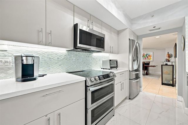 21205 Yacht Club Drive 1502, Aventura, FL 33180