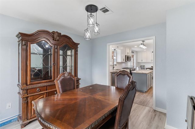 105 Poinciana Street Street, Lake Jackson, TX 77566