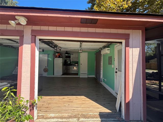 105 Poinciana Street Street, Lake Jackson, TX 77566