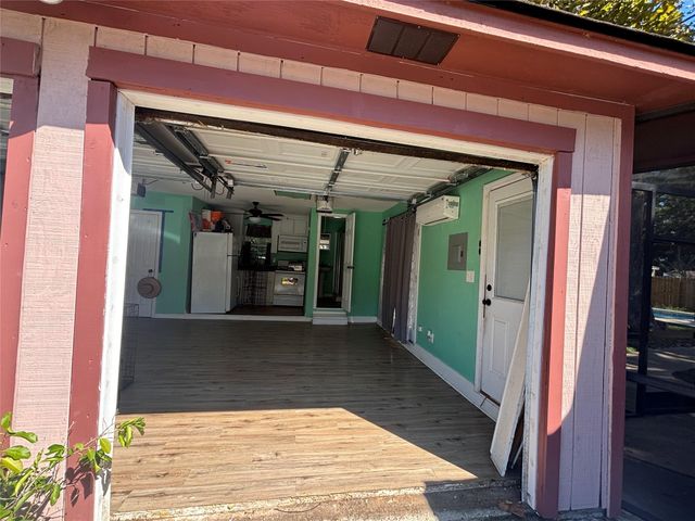 105 Poinciana Street Street, Lake Jackson, TX 77566