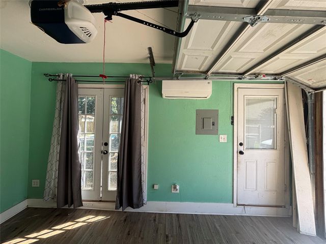 105 Poinciana Street Street, Lake Jackson, TX 77566