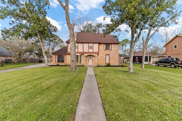 105 Poinciana Street Street, Lake Jackson, TX 77566